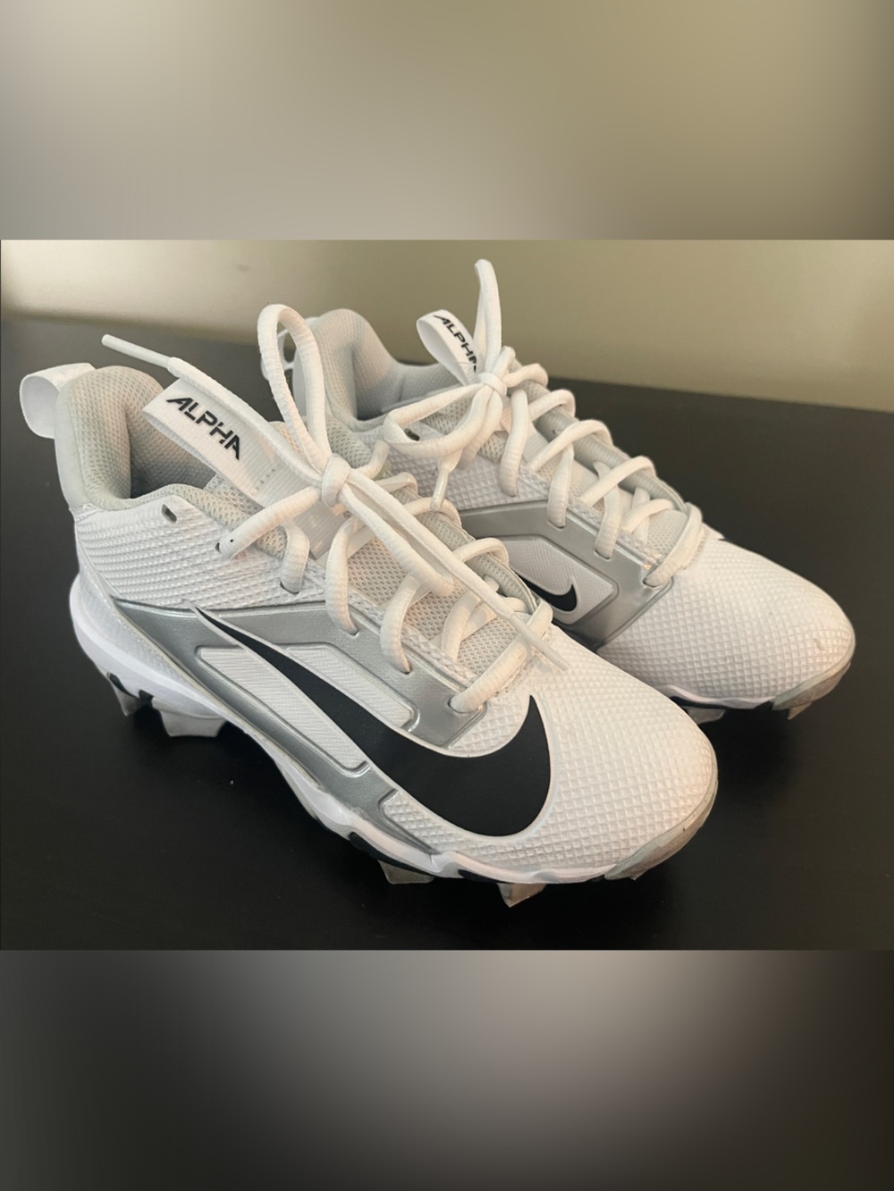Nike White and Silver Alpha Football Cleats, Fastflex 2Y. Clean